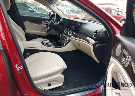 2020 Mercedes-Benz E 350 z USA, uszkodzony, nr VIN WDDZF8DB3LA719974